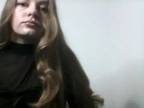 EllaMoonlight online show from November 19, 2025, 9:26 pm