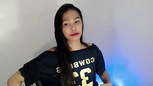 Snapshot of _Lachica_ chatting on October 23, 2025, 11:24 pm  Lachica  online show from October 23, 2025, 11:24 pm