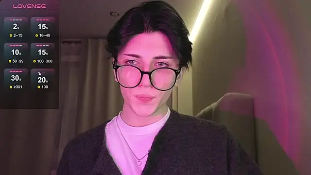 Oliver star boy  online show from February 3, 2026, 10:59 pm