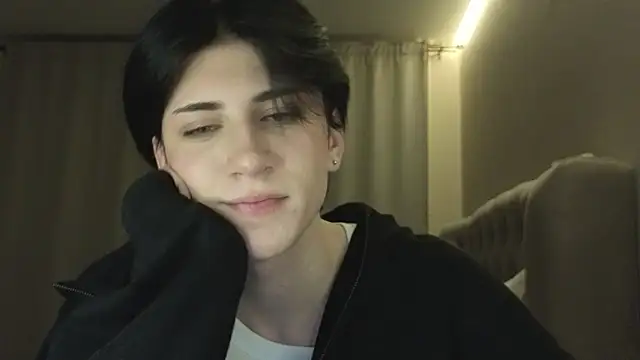 Oliver star boy  online show from March 15, 2026, 8:37 pm