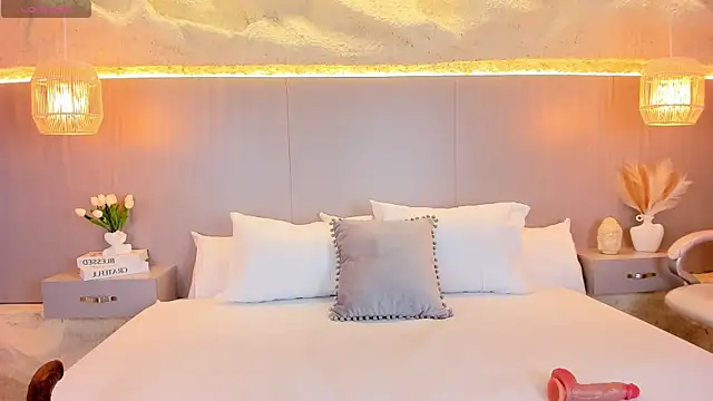 AmyColman  online show from March 6, 2026, 12:12 pm