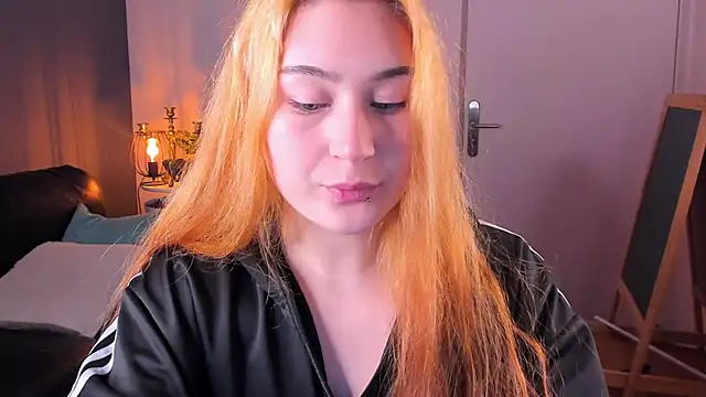 Snapshot of LilytLuu chatting on November 25, 2025, 10:59 am LilytLuu online show from November 25, 2025, 10:59 am