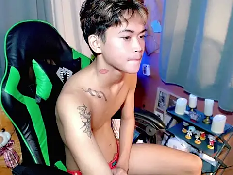 AsianCuteGuy21 online show from November 19, 2025, 8:25 am