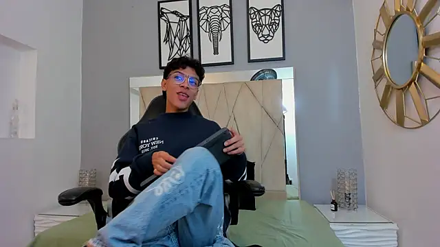 adams bobby online show from December 1, 2025, 11:37 am