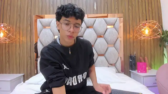 adams bobby online show from June 15, 2026, 11:23 am