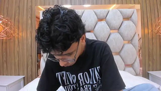 adams bobby online show from June 20, 2026, 11:24 am