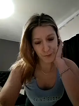 Snapshot of Katyfoxie chatting on November 1, 2025, 10:12 pm Katyfoxie online show from November 1, 2025, 10:12 pm