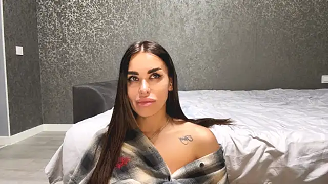 velvetveyraX online show from May 15, 2026, 4:25 pm