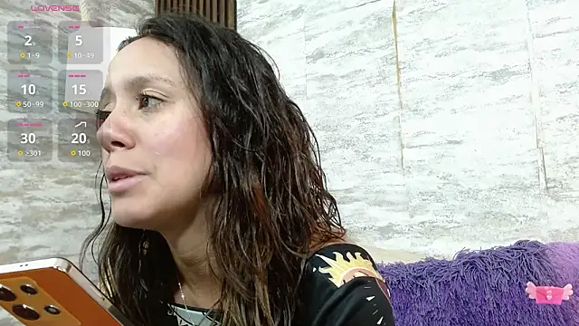 Snapshot of LunaaMorena chatting on March 7, 2026, 1:52 pm LunaaMorena online show from March 7, 2026, 1:52 pm