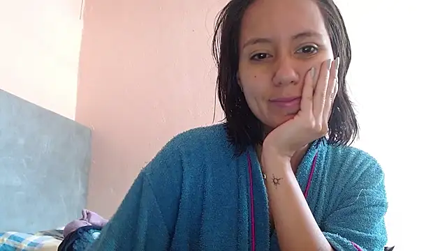 Snapshot of LunaaMorena chatting on April 10, 2026, 2:11 pm LunaaMorena online show from April 10, 2026, 2:11 pm