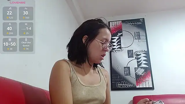 LunaaMorena online show from May 5, 2026, 2:58 pm