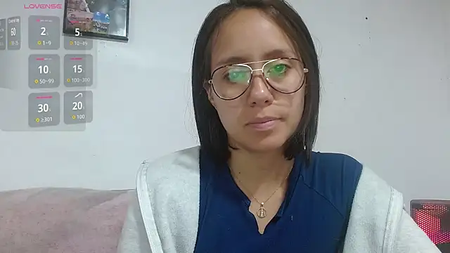 LunaaMorena online show from May 26, 2026, 1:51 pm