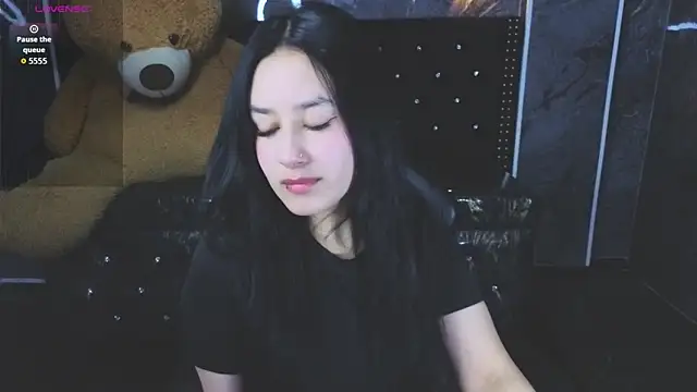 Aleja05 b online show from December 20, 2025, 7:54 pm