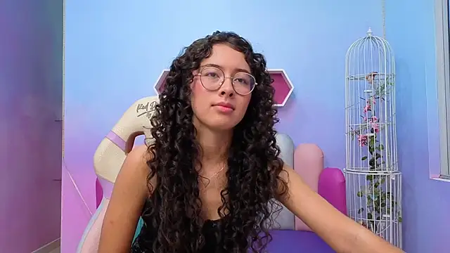 Snapshot of Sasha-Monroe chatting on October 25, 2025, 4:09 am Sasha-Monroe online show from October 25, 2025, 4:09 am