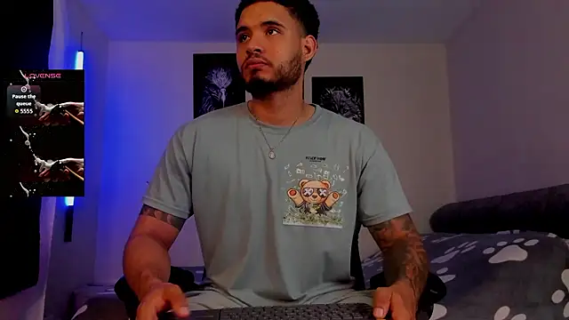 AUSTINN TORRES online show from February 2, 2026, 1:04 am