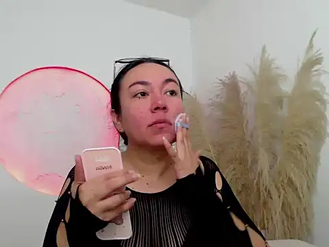 Yadis hot online show from February 3, 2026, 11:54 pm