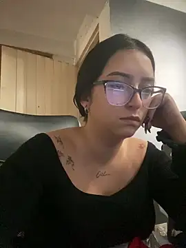 Kloe Novoa online show from February 2, 2026, 1:32 pm