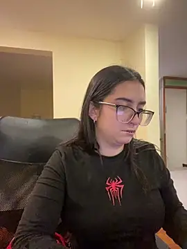 Kloe Novoa online show from May 6, 2026, 6:24 pm