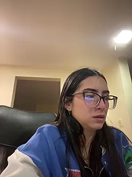 Kloe Novoa online show from May 11, 2026, 12:11 pm