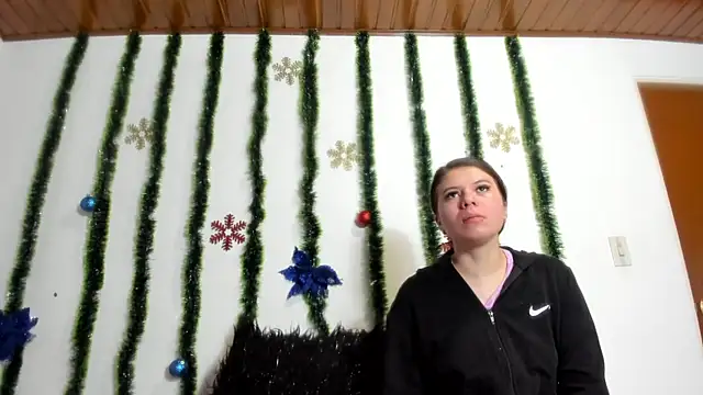 Vanessa Martinz online show from December 19, 2025, 12:45 pm