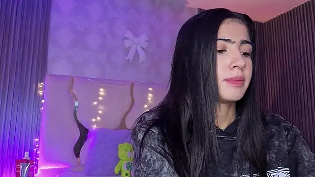 MAIILY TAY online show from January 14, 2026, 11:49 am