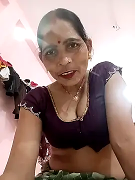 Snapshot of Indiangueen chatting on October 28, 2025, 7:23 am Indiangueen online show from October 28, 2025, 7:23 am