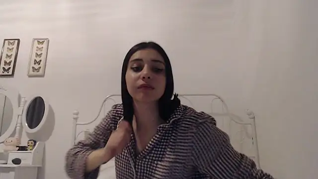 Snapshot of bellefleurrr chatting on April 6, 2026, 11:16 pm bellefleurrr online show from April 6, 2026, 11:16 pm