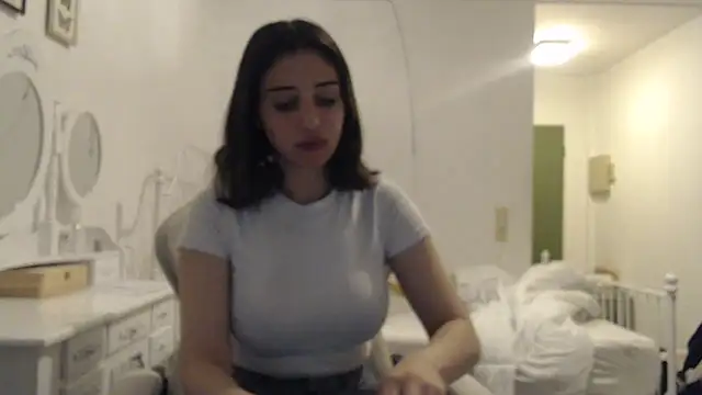 Snapshot of bellefleurrr chatting on April 16, 2026, 8:53 pm bellefleurrr online show from April 16, 2026, 8:53 pm