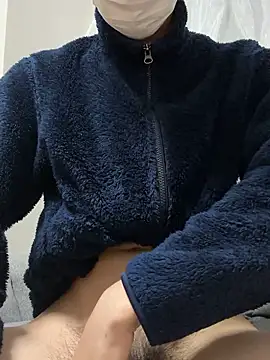 Snapshot of HERO113211 chatting on October 29, 2025, 4:20 pm HERO113211 online show from October 29, 2025, 4:20 pm