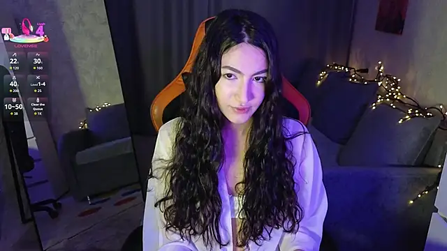 Mulan Lo online show from December 20, 2025, 6:59 pm