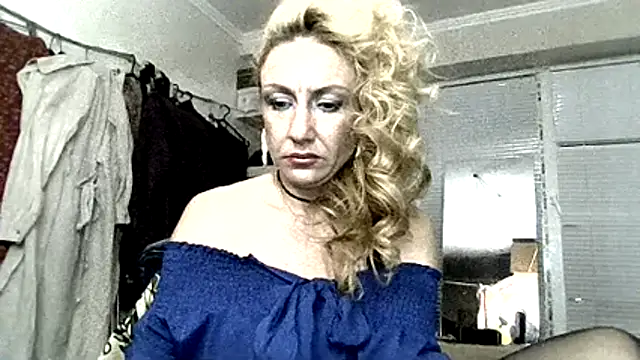 LilaniLoverx online show from December 2, 2025, 4:02 pm