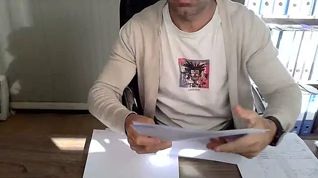 Evasionee online show from November 14, 2025, 8:02 am