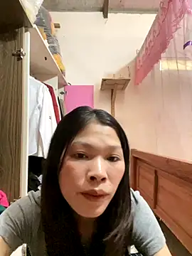 Snapshot of simmi-2 chatting on October 27, 2025, 3:43 am simmi-2 online show from October 27, 2025, 3:43 am