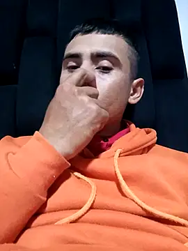 robinhd1234 online show from February 12, 2026, 11:44 pm