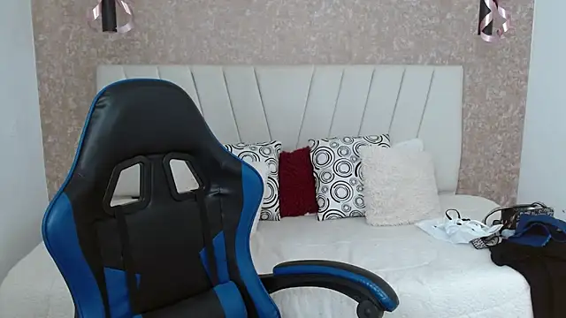 AliceSmity  online show from December 21, 2025, 5:53 pm