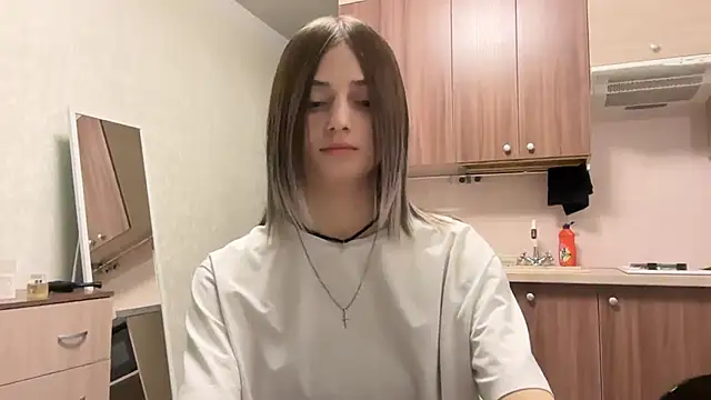 AidaGloshen online show from November 1, 2025, 4:09 pm