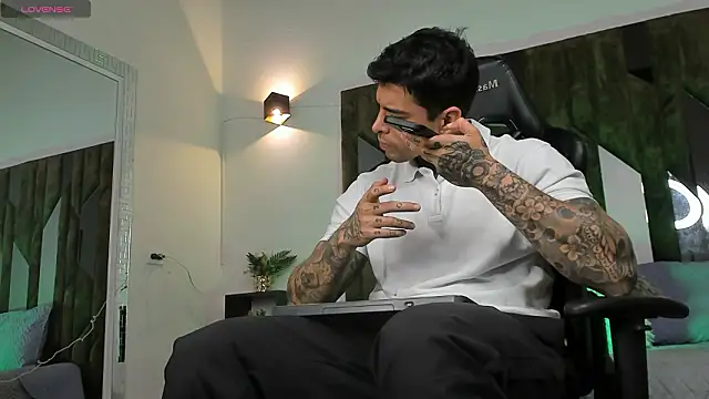 MATEO DILUCA online show from February 4, 2026, 10:58 pm