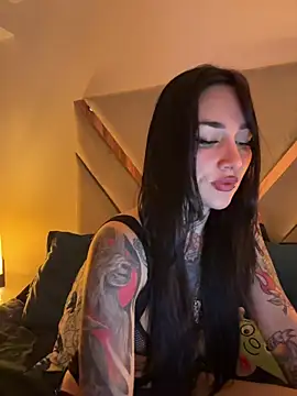 NinaHex online show from January 19, 2026, 2:21 pm