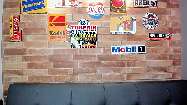 foxy sharlotte online show from March 26, 2026, 6:13 pm