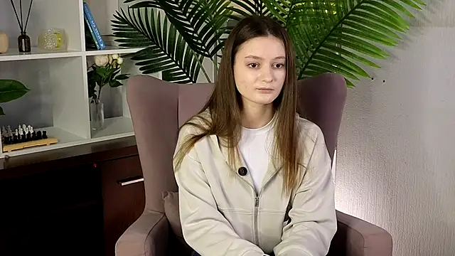 BryannaGilstad online show from October 26, 2025, 12:00 pm