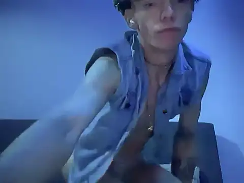 BrunoTwinkXXL online show from November 2, 2025, 11:18 pm