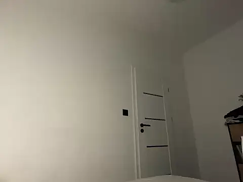 BrunoTwinkXXL online show from January 13, 2026, 3:28 pm