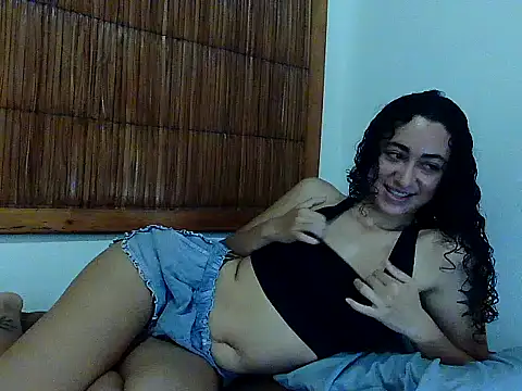 eleganceafterdark online show from November 3, 2025, 3:13 pm