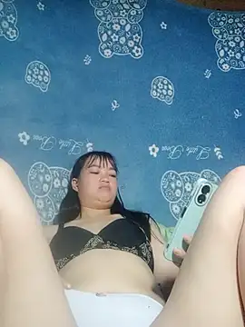 Snapshot of Noelle-e chatting on February 14, 2026, 10:50 pm Noelle-e online show from February 14, 2026, 10:50 pm