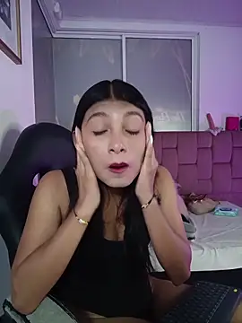YeseniaRodriguez3 online show from May 14, 2026, 12:45 pm