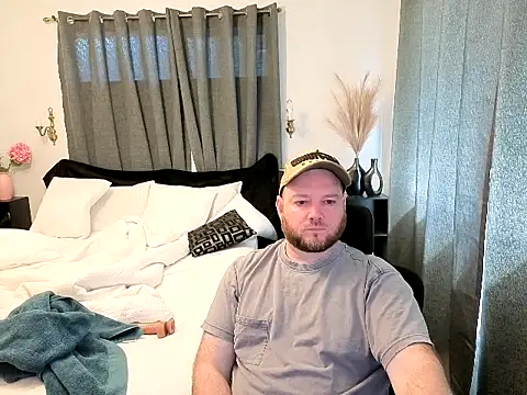 john clarisa online show from October 31, 2025, 10:44 pm