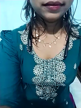 Snapshot of cute_mahi07 chatting on November 4, 2025, 11:04 pm cute mahi07 online show from November 4, 2025, 11:04 pm