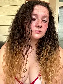 sugasunny04 online show from February 19, 2026, 8:27 pm