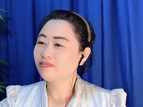 yaoyao22678 online show from October 29, 2025, 1:19 am