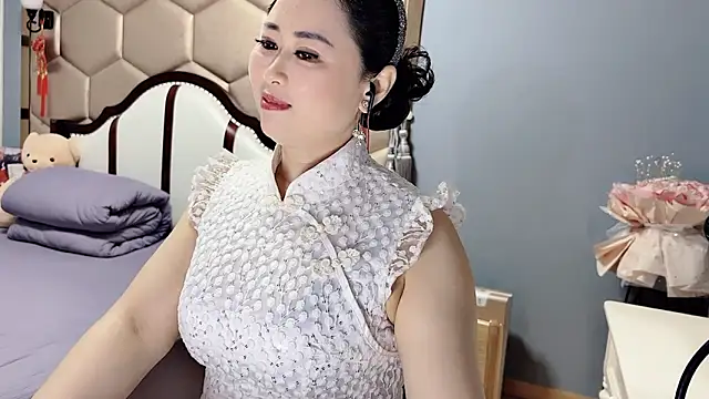 yaoyao22678 online show from April 29, 2026, 1:32 am